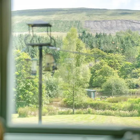 5 Bed In Snaizeholme Oc-w32200