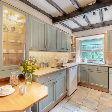 5 Bed In Snaizeholme Oc-w32200